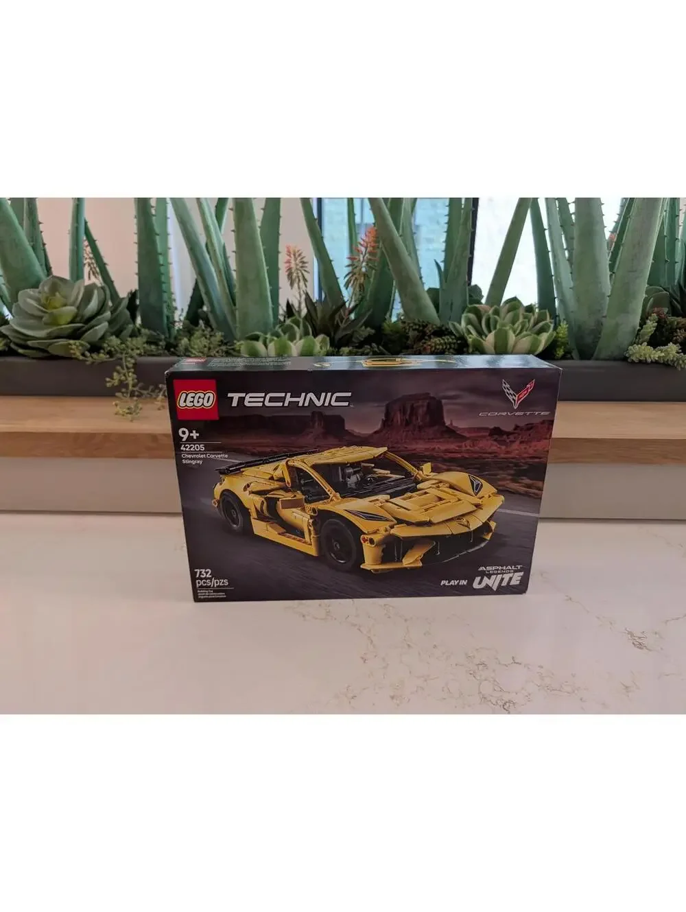 LEGO Technic Chevrolet Corvette Stingray 732 pcs Building Set